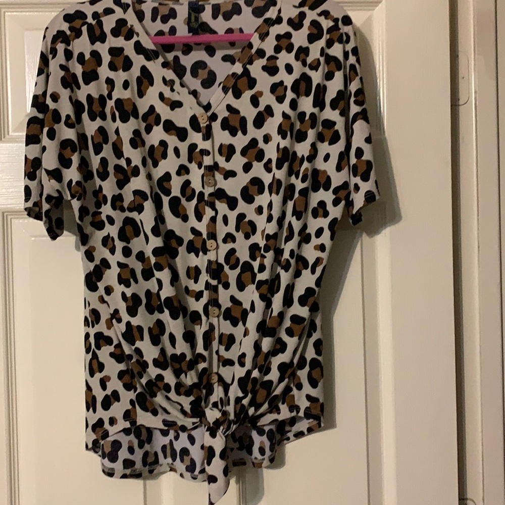 Women’s Gorgeous Cheetah Print  Blouse